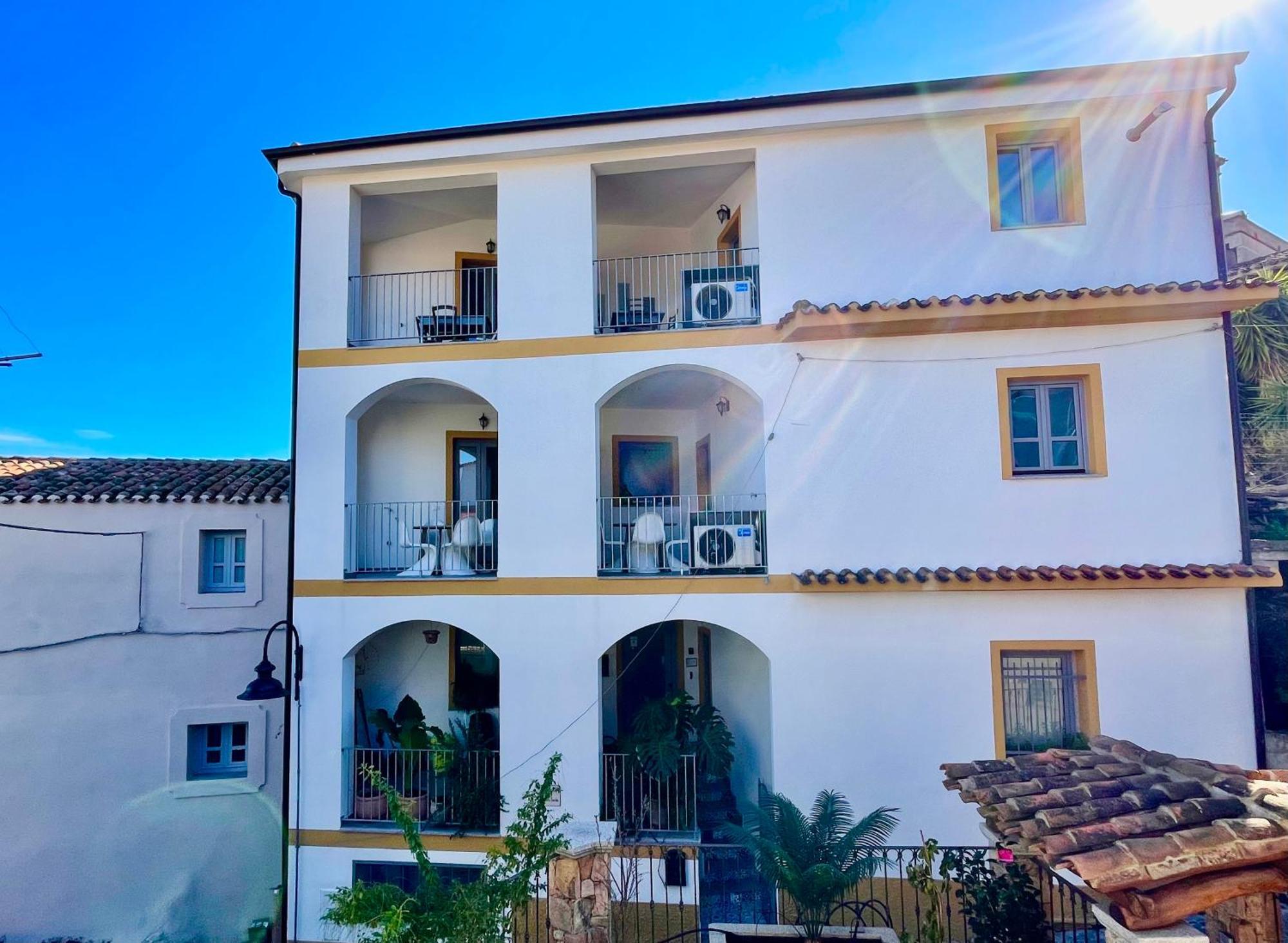 Le Corti Sarde Apartments Bari Sardo Exteriör bild